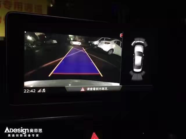 奥迪a4l-请问老铁们，A4L进取版装璜时候加装的倒车影像应该是原厂的还是副厂的，我去找销售，销售说只要是进取版的加装的倒车影像都是图2这种副厂的，原厂的只有时尚版以上的才有，是这样吗，求解老铁们。