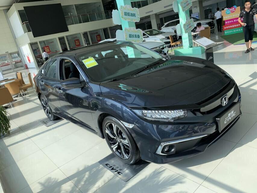 人生第一辆车，25岁，买速腾好还是买思域好，各位小伙伴给点建议