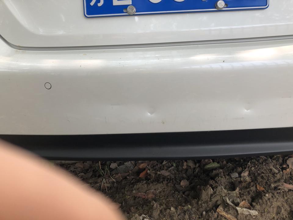 思域-域友们问一下后保险杠修复加喷漆?️多少米，谢谢了?