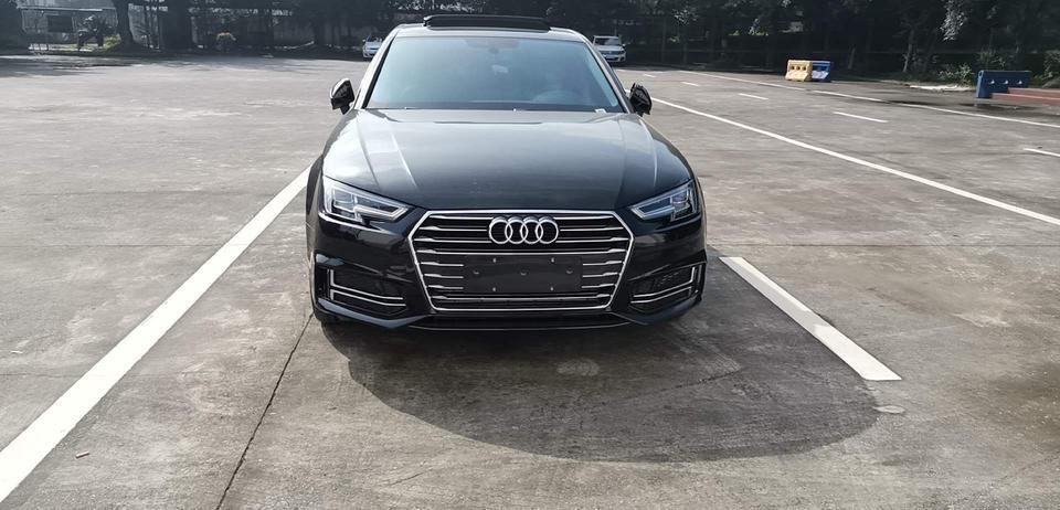 奥迪a4l-A4l新车，方向盘感觉有点松动，是不是属于正常现象呀？