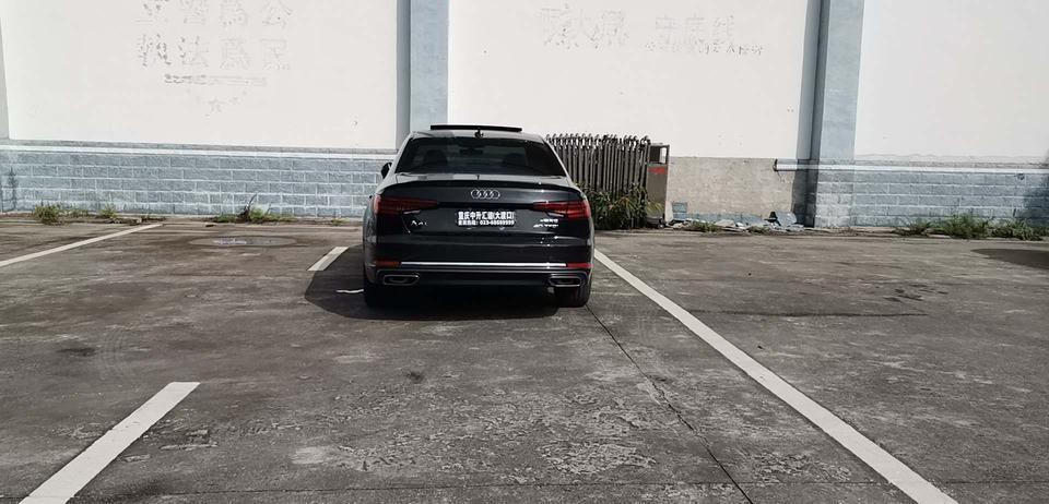 奥迪a4l-A4l新车，方向盘感觉有点松动，是不是属于正常现象呀？