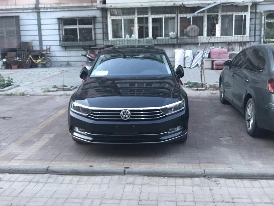 19款迈腾330豪华，早上出小区门口时，前雷达报警，然后自己突然刹停了，这是怎么回事，是车辆自带刹停功能吗，能不能关掉