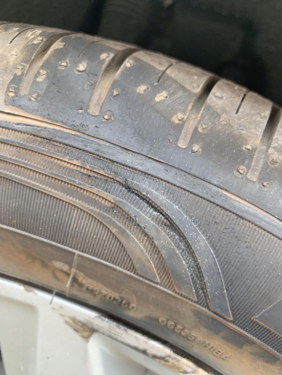 迈腾-轮胎被划了一道，各位给看一下需要换吗？
