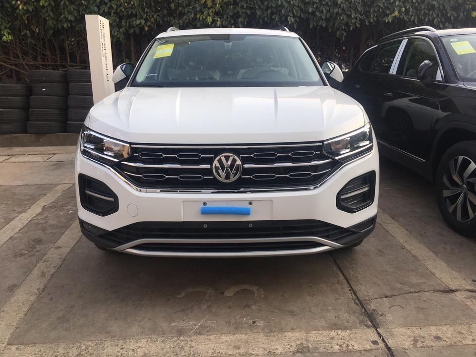 迈腾-云南的朋友想买车、想寻价格，留下你的微信。我加你，给你一个最合适的价格！