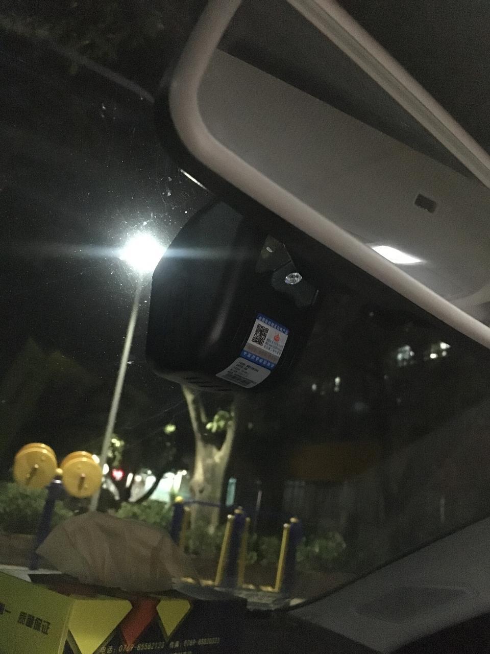 速腾-大众送的这个行车记录仪，用手机APP怎么样都连接不上，有没有同款的朋友告知一下。