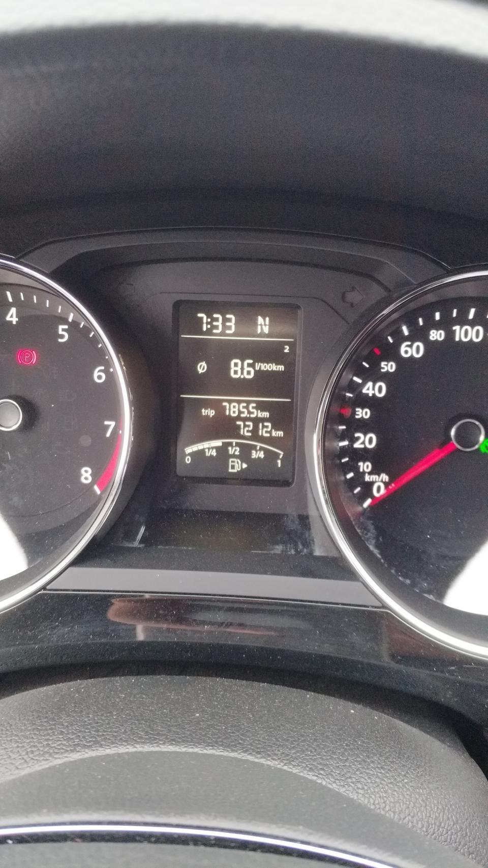 速腾-求大神指点，同一辆车，怎么两个平均油耗，哪个更准确