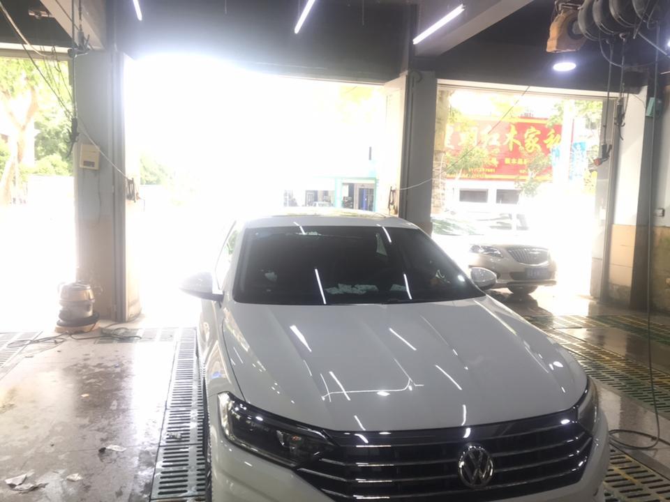 有请问买19款速腾L的大神，舒适版市内的油耗大概多少？求解