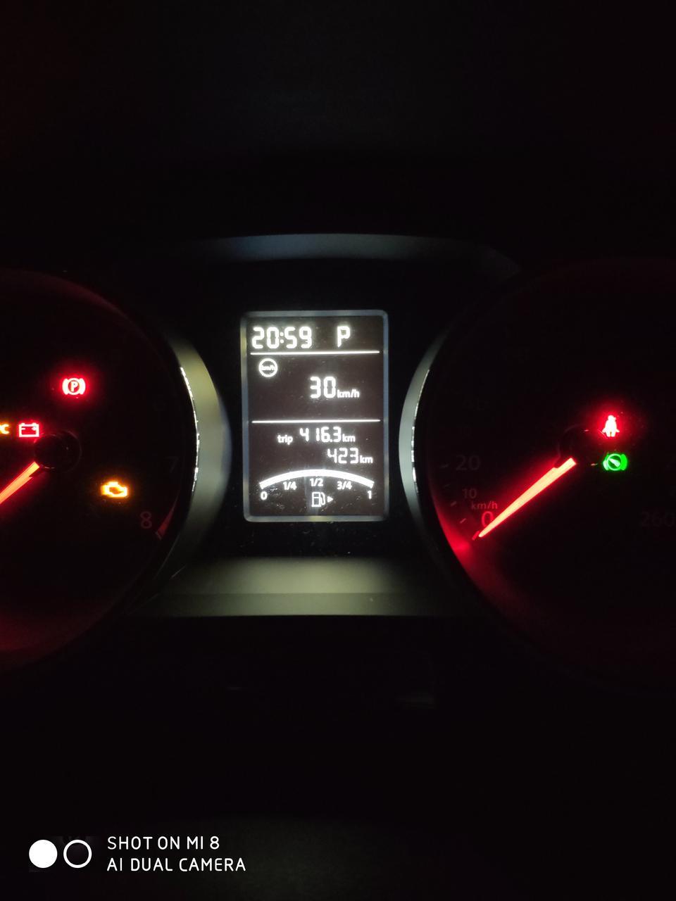 速腾-行车中30km/h数字老是隔一段时间会一闪一闪什么回事？求解各位老铁。