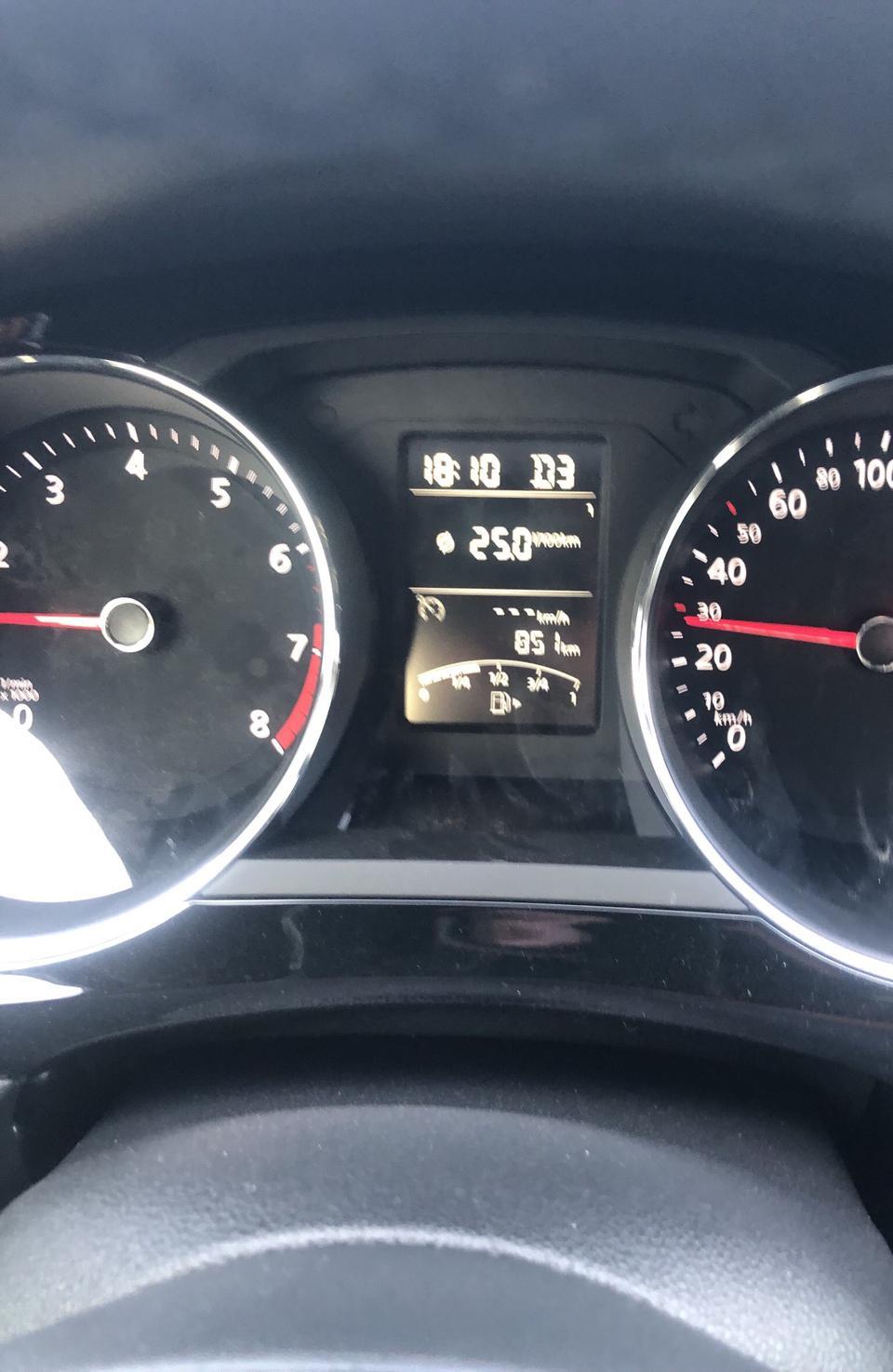 18款速腾1.6自舒,刚起步走了200米油耗怎么这么高?