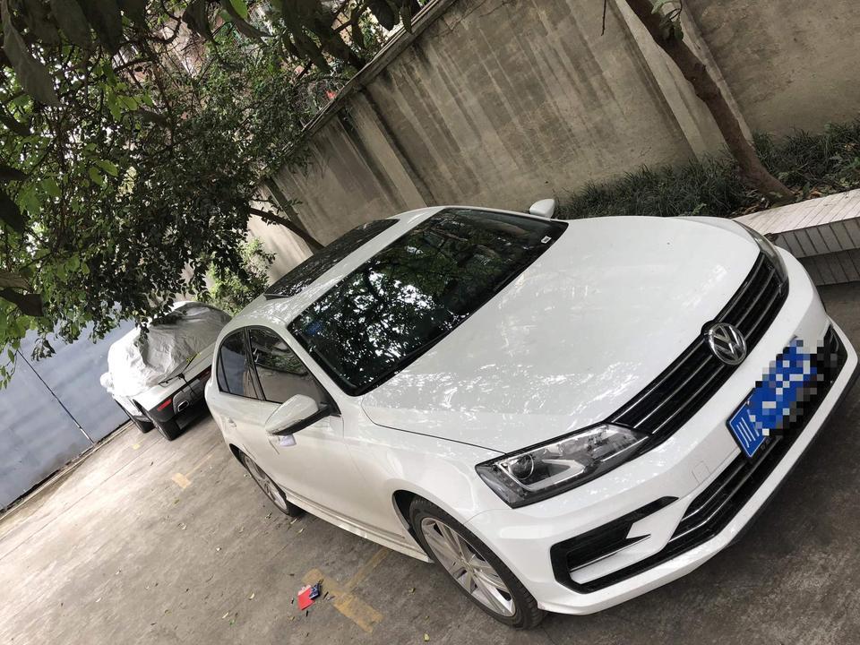 2018款速腾1.4T熠动版，怠速发动机偶发略微抖动，3月提的车，现在4000公里，在2500公里的时候发现偶尔等红灯的时候要抖动，正常行驶的时候又没了，各位车友，谁能解答哈