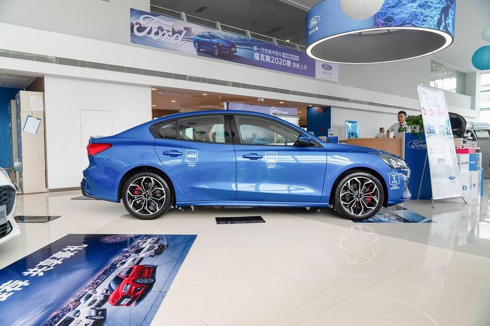 有没有朋友买了福特福克斯2020款，自动峰巢款，最低买了多少钱！