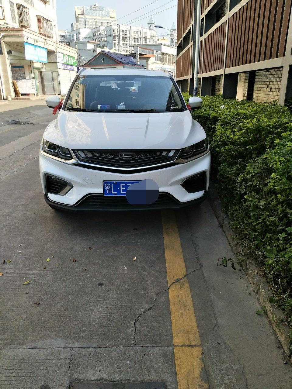 各位老司机请问下，搞个底盘装甲要花多少银子？我的缤越骑士新车我自己在网上购买装甲漆，请问工钱要多少钱？求答！！谢谢