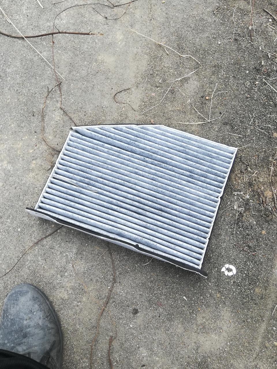 缤越-车友们！这是车上的东西吗，在我车子下面不知道是不是车子上掉的？