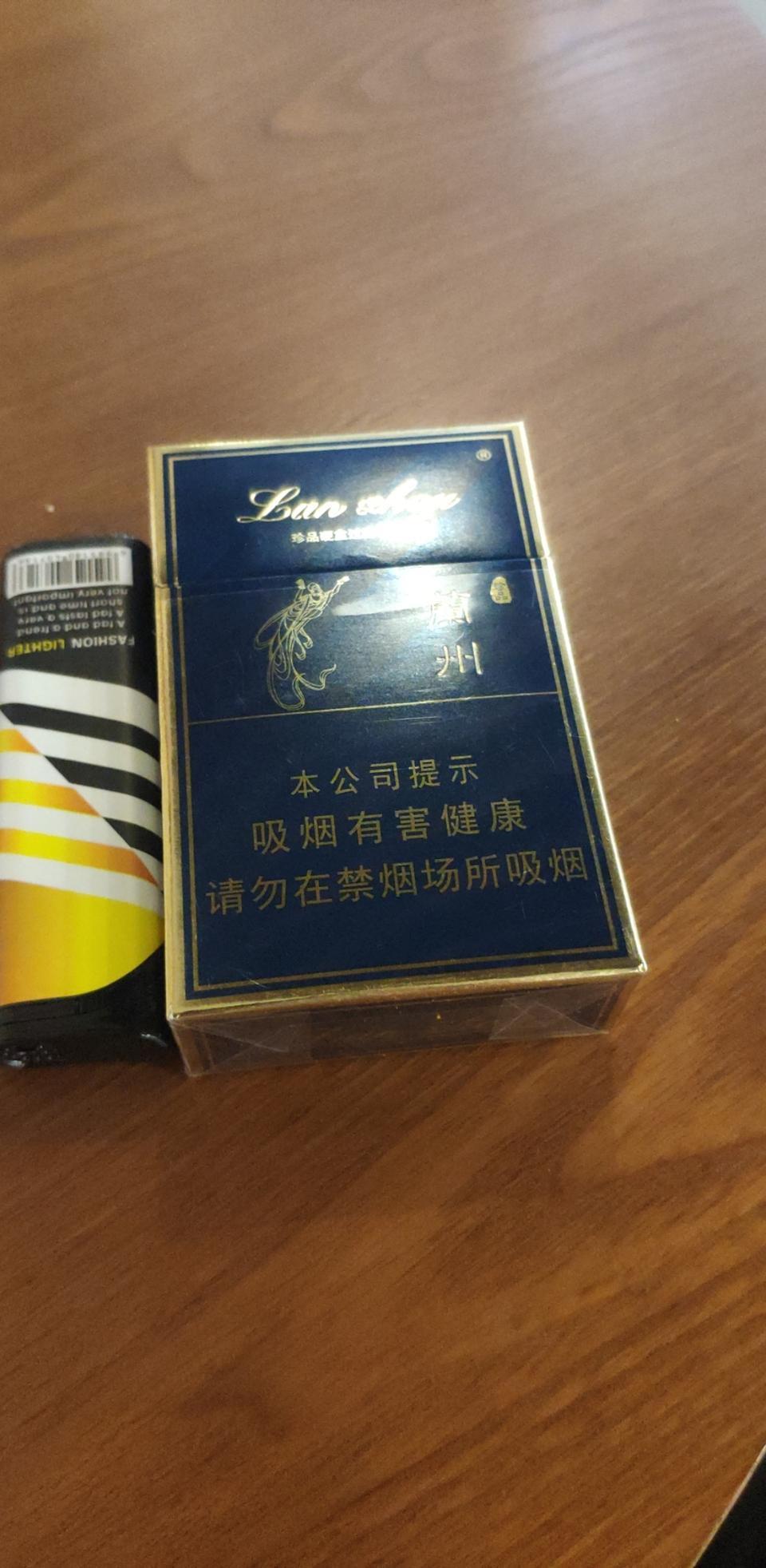 吉利缤越顶配  bt版的有没有蓝色的啊，   如果有的话有没有黑色悬浮车顶？
