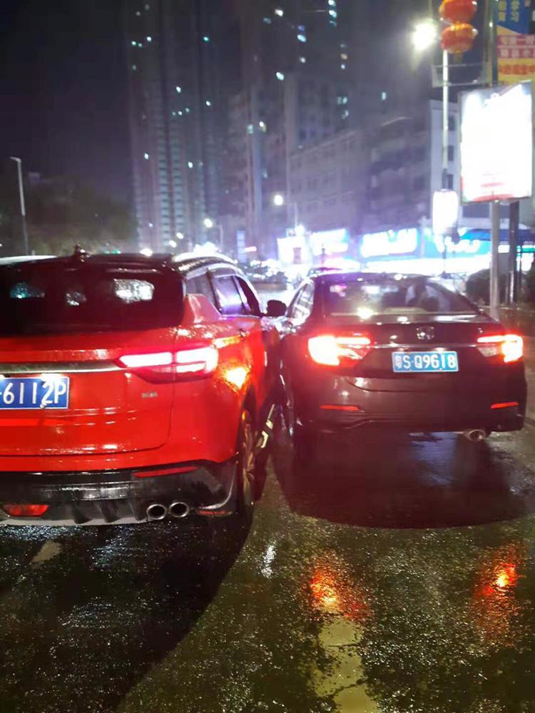 缤越-2019首撞，对方一点点刮花，我的也前面刮花没报保险，私了赔钱给对方一千，各位车友认为报保险好还是私了好？