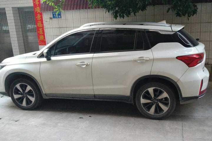 大家觉得是买第二代传祺GS4好，还是买第一代传祺GS4好？原因是什么呢？