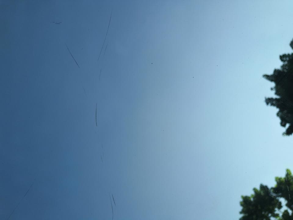 传祺gs4-各位兄弟，GS4的这个屏幕播放器播放画面，太难看了！无损音乐还识别不出来！天窗也那么快就划花了！因为是新手实习期，后视镜也不小心划花了，有保险，但是担心明年保费会上浮，所以想自己解决！淘宝上有很多，但是不知道那一款比较合适！唉……才两个多月！