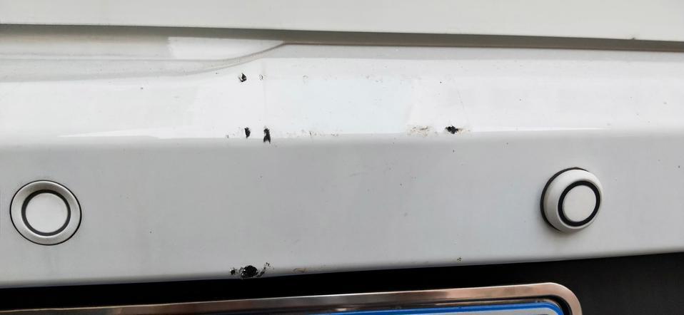 广汽传祺GS4后保险杠倒车碰到了，这样的程度4S说重新喷漆要500块，点漆又比较明显，请问各位老司机有更好的建议吗？