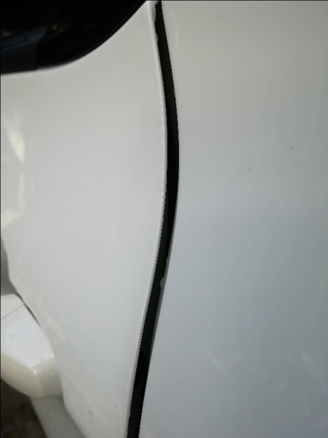 传祺gs4-18款235T自动两驱智联版新车开了几天才发现右侧后门的缝隙太大，似乎未关稳车门的样子，仔细看看能见到里面的门栓，这缝隙可调好吗？