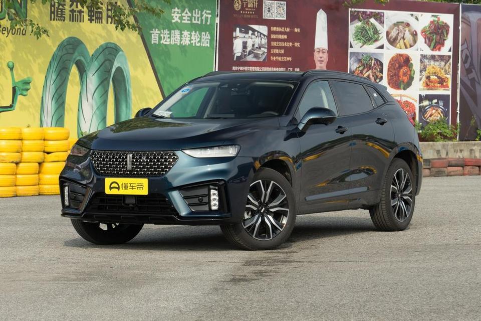 wey vv7-请问一下，有没有22岁左右买VV7的，开着会不会感觉太大操作和视野有困难，这车发动机和变速箱怎么样开着舒服吗？最好是车主回答一下谢谢哈！