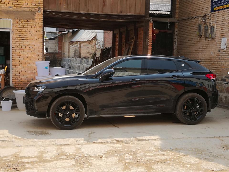 wey vv7-1年半的车，黑色顶配，，跑了19000，能卖多少钱？