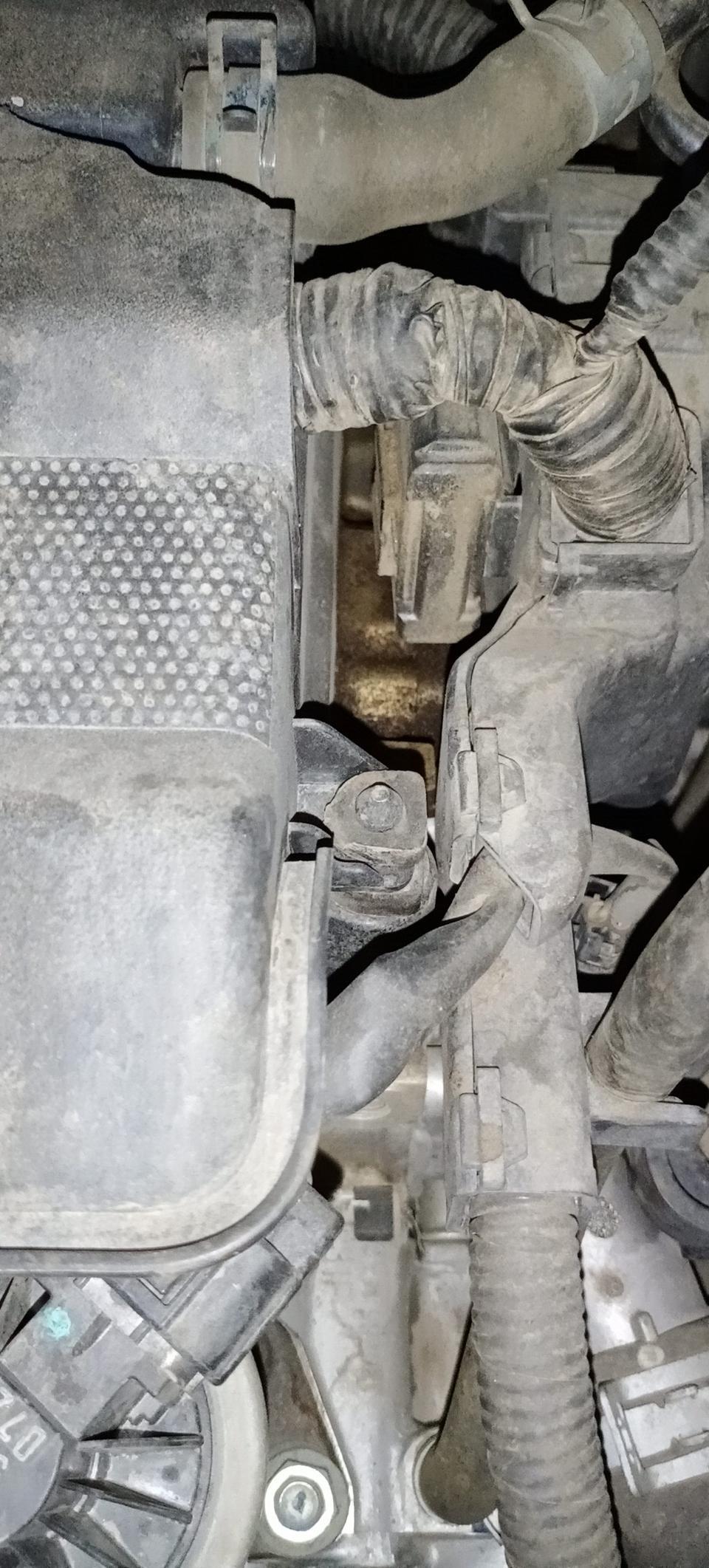 凌派-请问这里渗油是什么原因