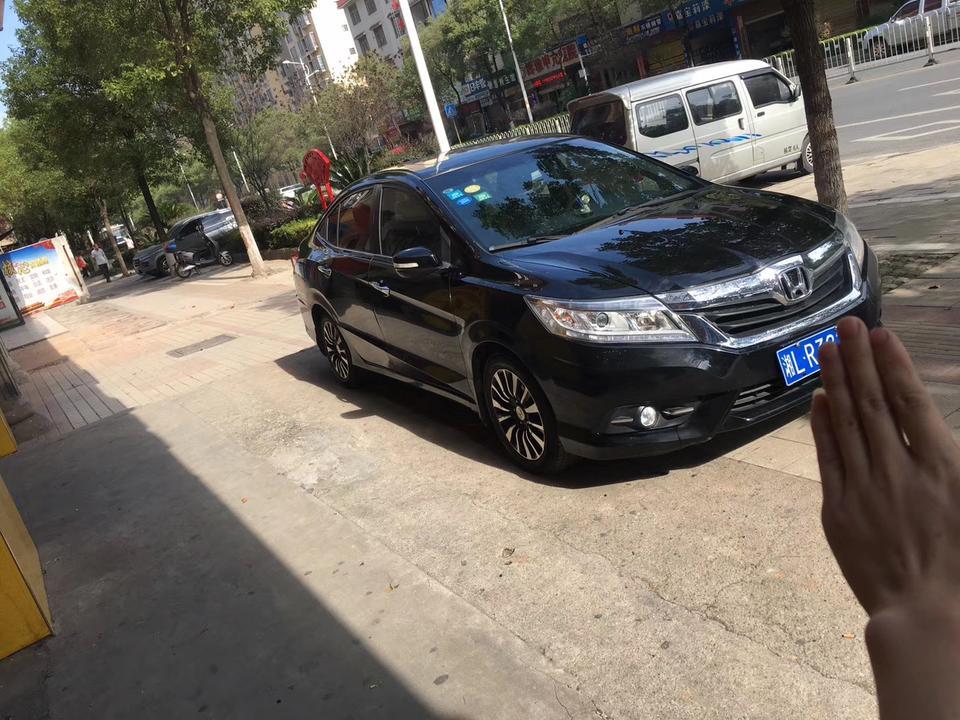 凌派-15款，豪华版，跑了5万多公里，，朋友介绍的，说卖我7.7万，，，大问题没有，就是表面摩擦比较多，漆面不是很好，去做过抛光。￼有懂车的朋友帮我分析下，谢谢