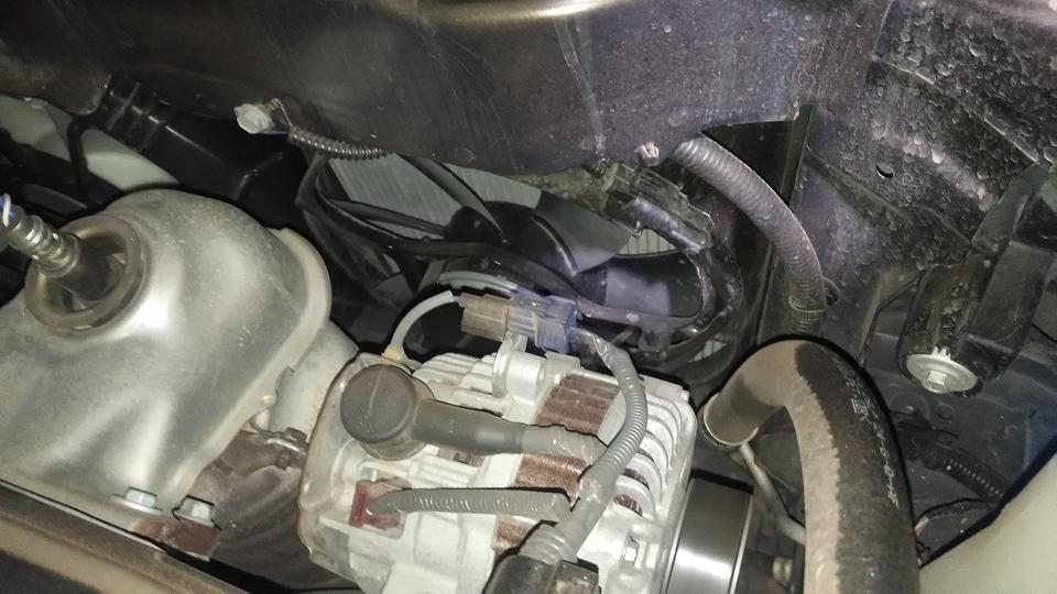 凌派-请问这两个风叶都不转是什么原因？？