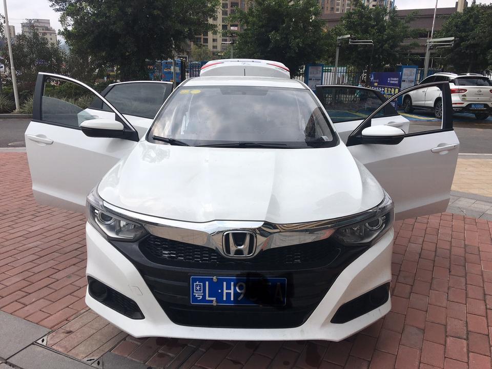 不开空调不抖动，开空调之后明显抖动。
刚开始走的时候，低速大概会有十分钟左右会觉得轮子不平的那种感觉，过一会就好了！
以上两个现象求大神帮忙分析一下，4S说是正常现象！新凌派，去年11月1号提的车