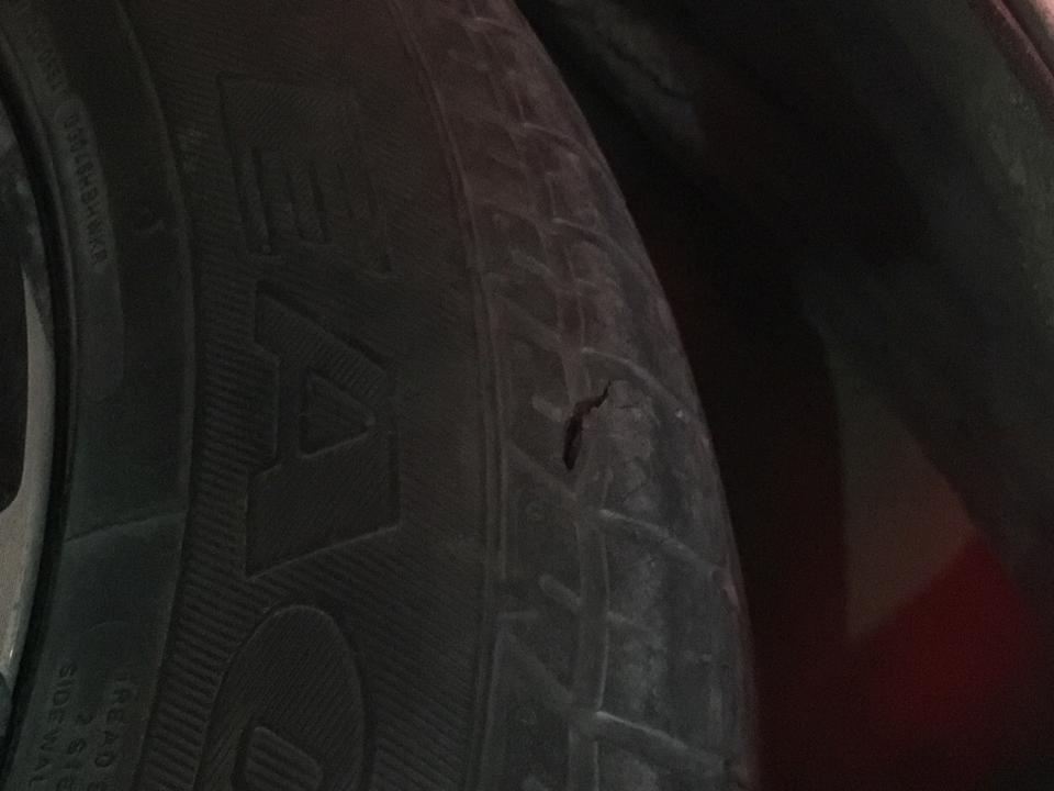 凌派-这个胎还能用吗。换一个大概要多少钱