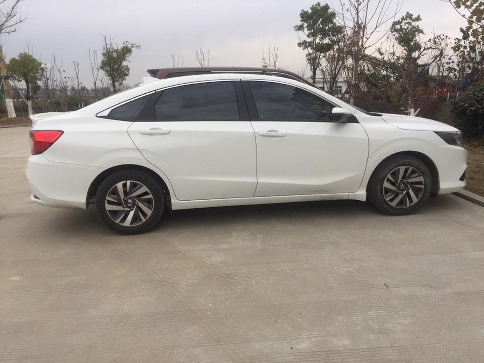 凌派领先版的，前面那么多功能键都是做什么用的呀，，，驾照考了有两年，都还给教练了。