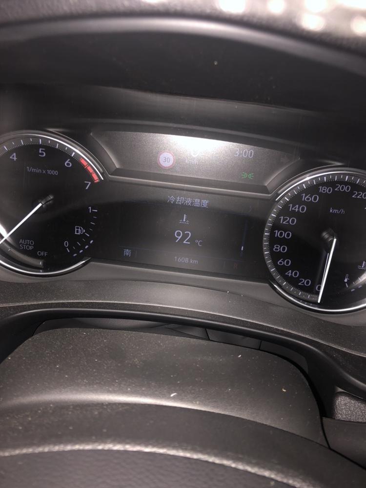 凯迪拉克xt4-请教一下，我的XT4每次开两三公里冷却液温度就上升了90多度，报警什么的都没有，打售后电话也是说的含糊不清，这样算正常吗？