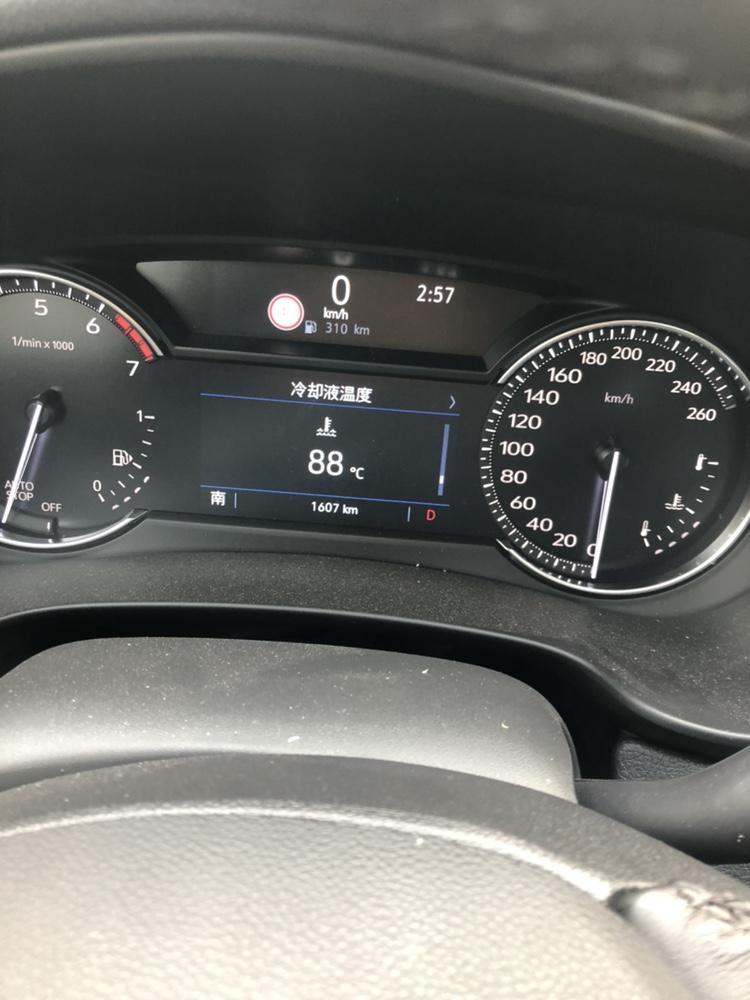 凯迪拉克xt4-请教一下，我的XT4每次开两三公里冷却液温度就上升了90多度，报警什么的都没有，打售后电话也是说的含糊不清，这样算正常吗？