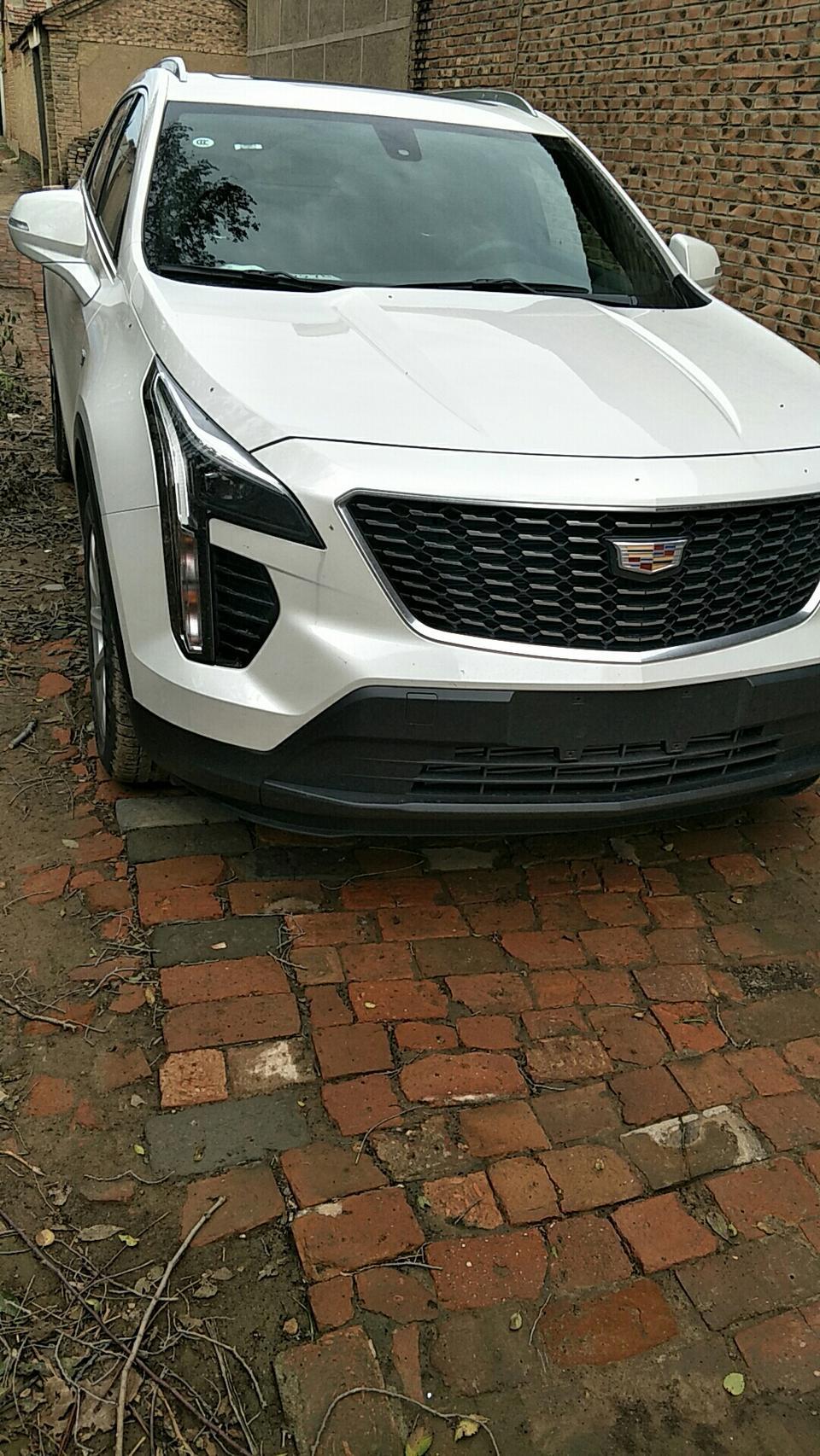 凯迪拉克xt4-八月十四提车XT4两驱技术型，裸车21.97 万，加装电动尾门，倒车影像5000。落地共计25.8 万！这个价格贵了吗？