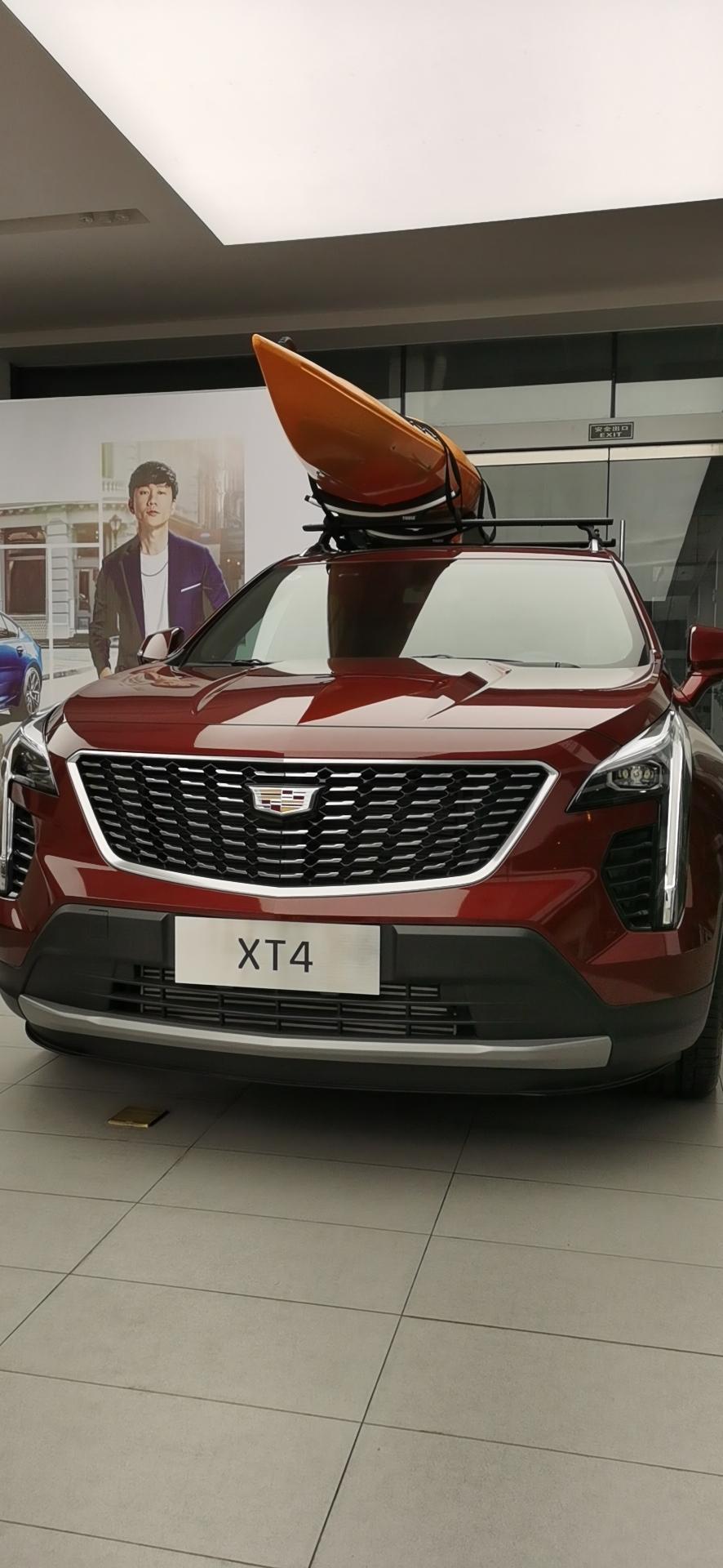 凯迪拉克xt4-2领现在只有黑白色可选吗？还是4s忽悠我？