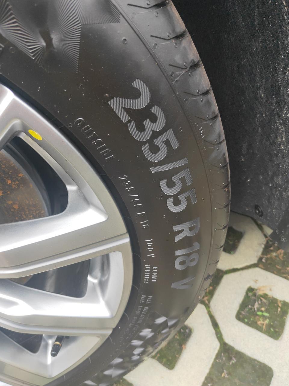 凯迪拉克xt4-大家帮我参观一下。还有一个怎么知道是领先版还是豪华版？
