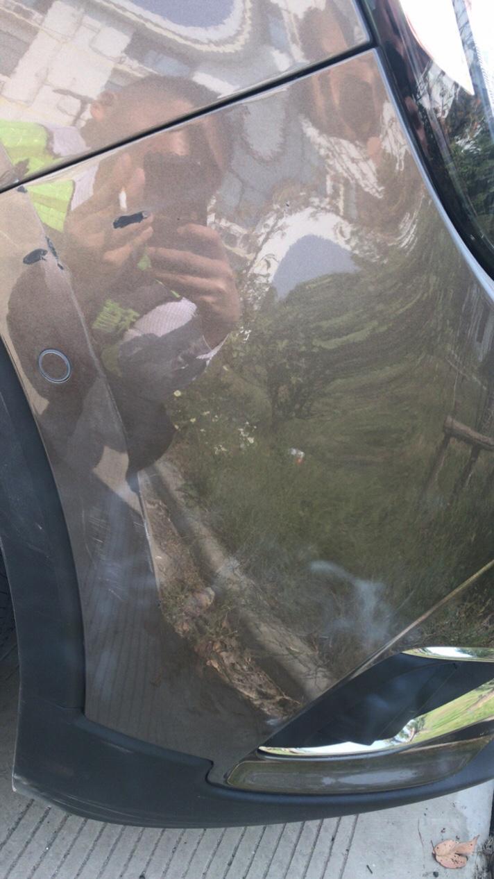 昂科威-才买的新车，倒车出去的时候刮着别人的车了，在大灯旁边的位置，大概补漆要多少钱，问销售说去4s店补要600，求大佬告诉下，心里好心疼啊，才买了三天????????????