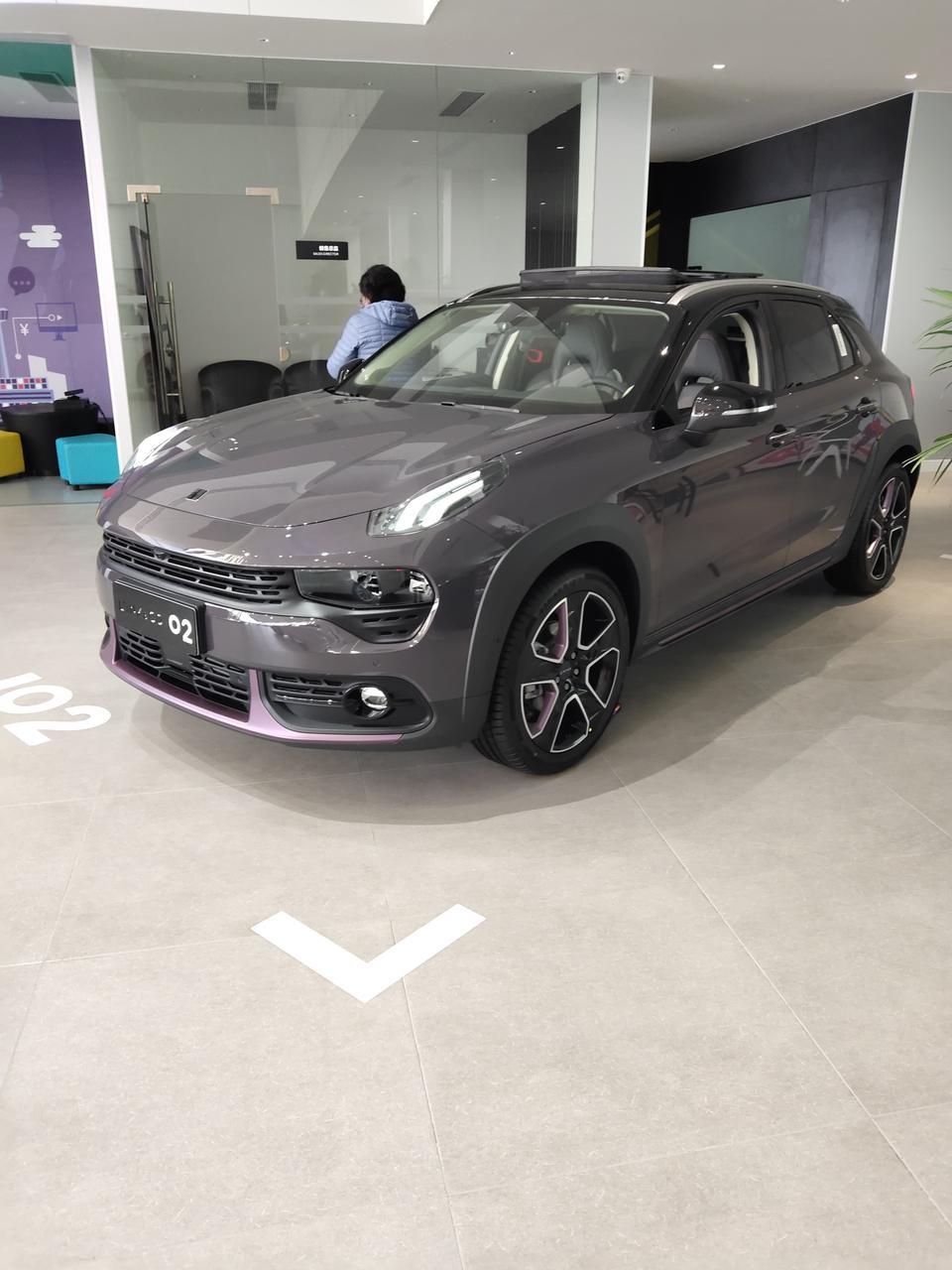领克02-昨天去下门领克4S店看车，当看到报价单是整个人都不好了，上牌费要2800，贷款手续费等加起来多了1万块？这合理吗？