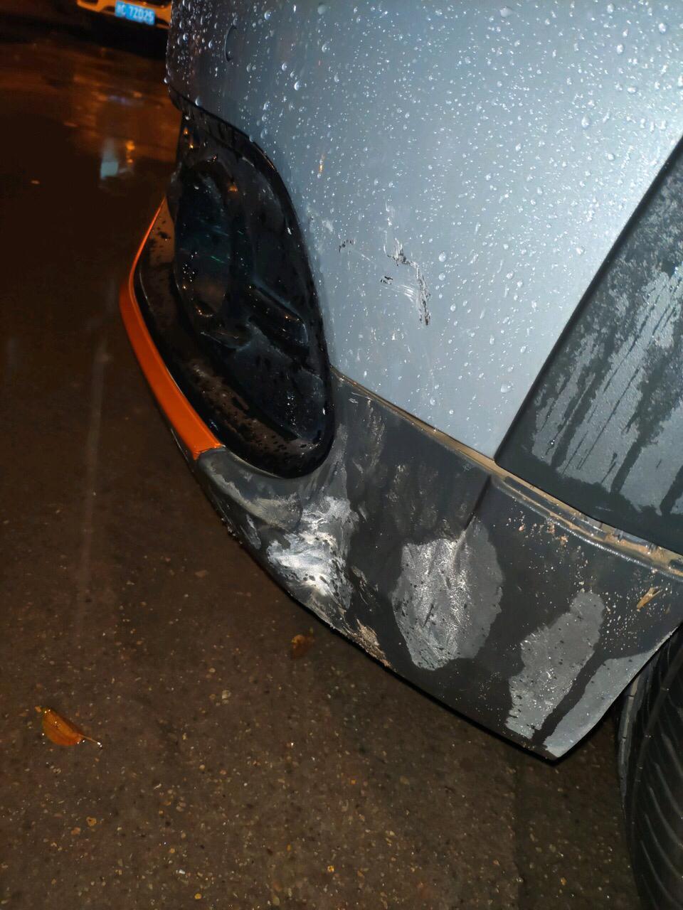 领克02-今天下大雨 没看见前面有水泥柱子 这个要多少钱 需要换吗 还是拿去修复