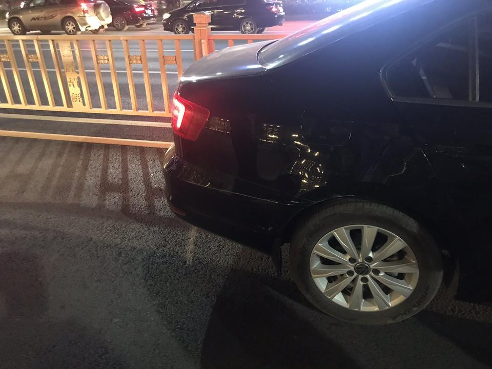 桑塔纳后保险杠刮漆得多少钱