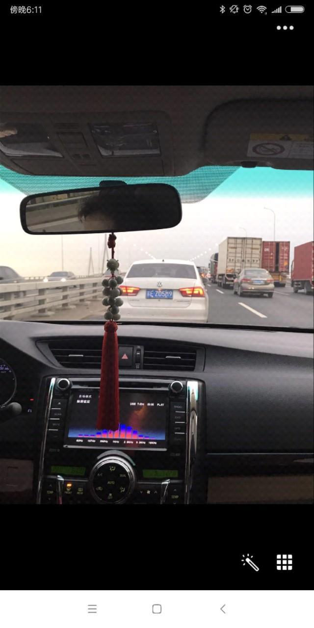 桑塔纳-大家看看这是什么车，不是前面那辆，是第一视角的这辆