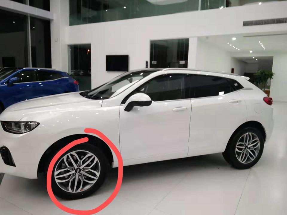 wey vv5-各位好！
想请教一下，2019款vv5，
超豪型和旗舰型，区别在哪里？
在不考虑车价的情况下，哪个配置的性价比更好？