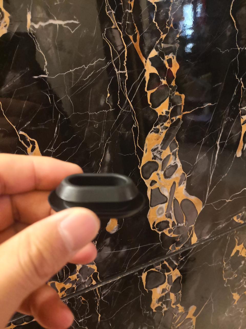 inspire-英诗派混顶车里这几个橡皮塞子干嘛的？？？四儿子说没用，扔了，表示怀疑