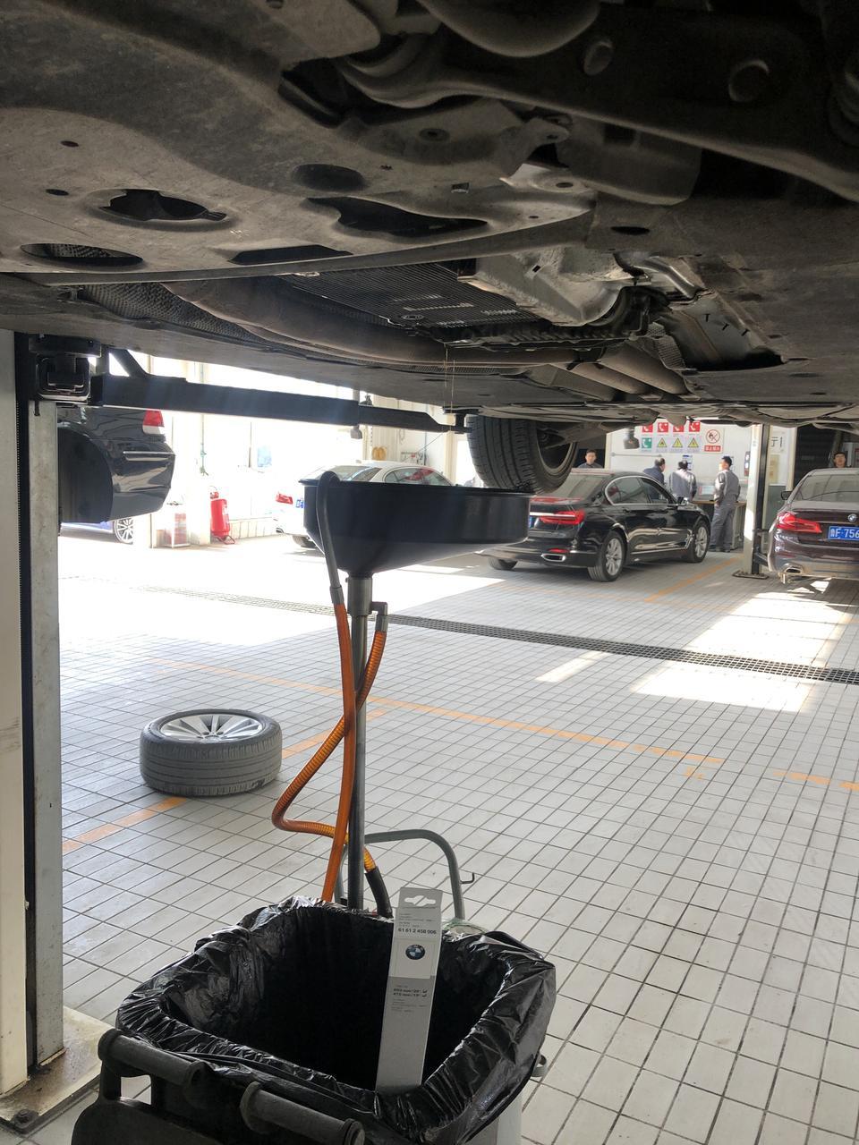 宝马7系四驱6万公里到底需不需要更换变速箱油？各位朋友，还需要更换那些东西。