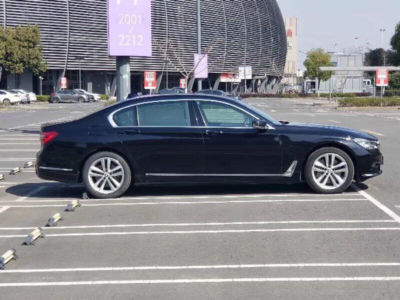 宝马7系-宝马760一公里要多少钱、加满油要多少钱？能不能跑到600公里？