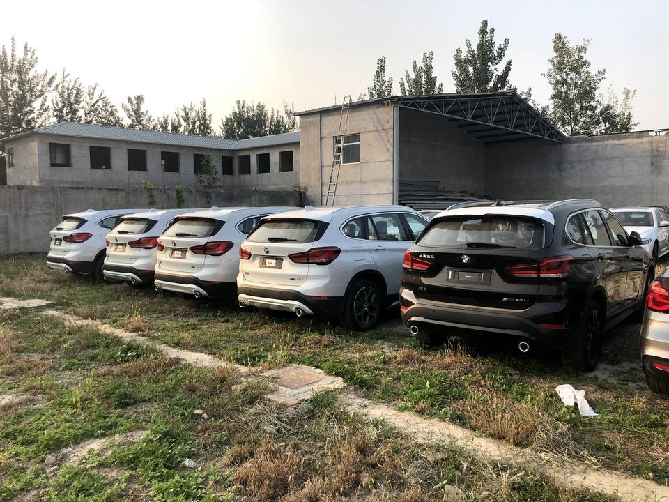 宝马x1-2020款，1.5t尊享，裸车233000(含座椅加热3000必装)，3000提车费，13800qjb，19000购置税，以及保险，这个价格值吗？