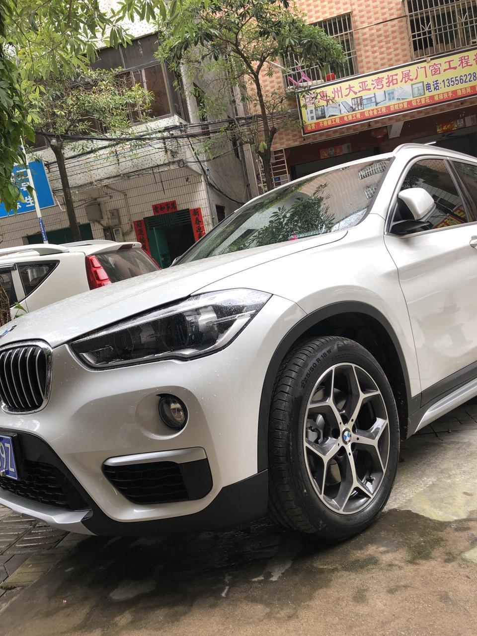 宝马x1-2.0尊享刚提车3天，跑了市区149公里平均每百公里油耗13.4升，实在有点高。看了很多评论都10升左右。