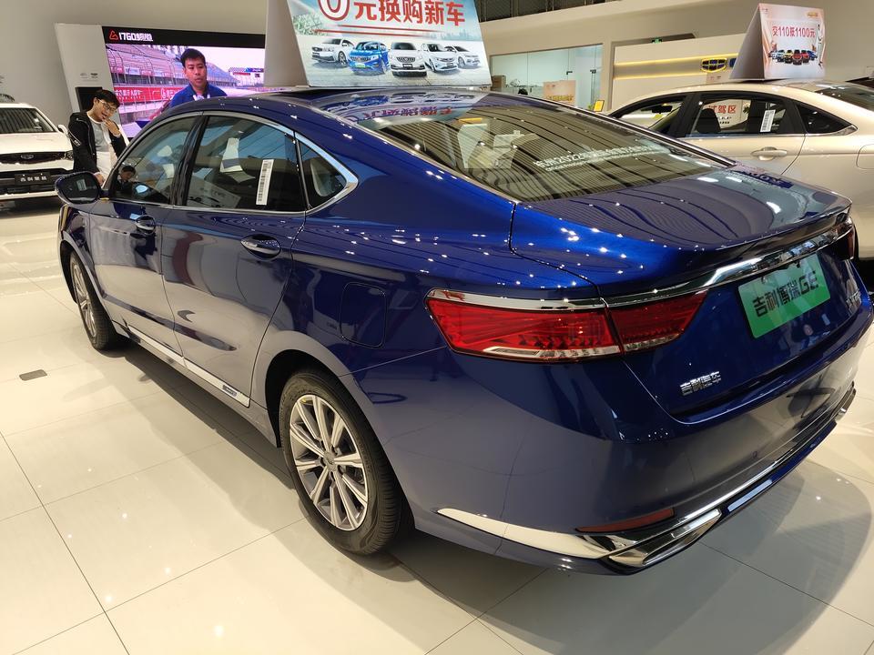 博瑞-今天看了车，20款耀享139800，内饰确实可以，但感觉白色漆面不如同级别合资亮，比如雅阁，甚至不如星越的白色显档次，这是为啥？