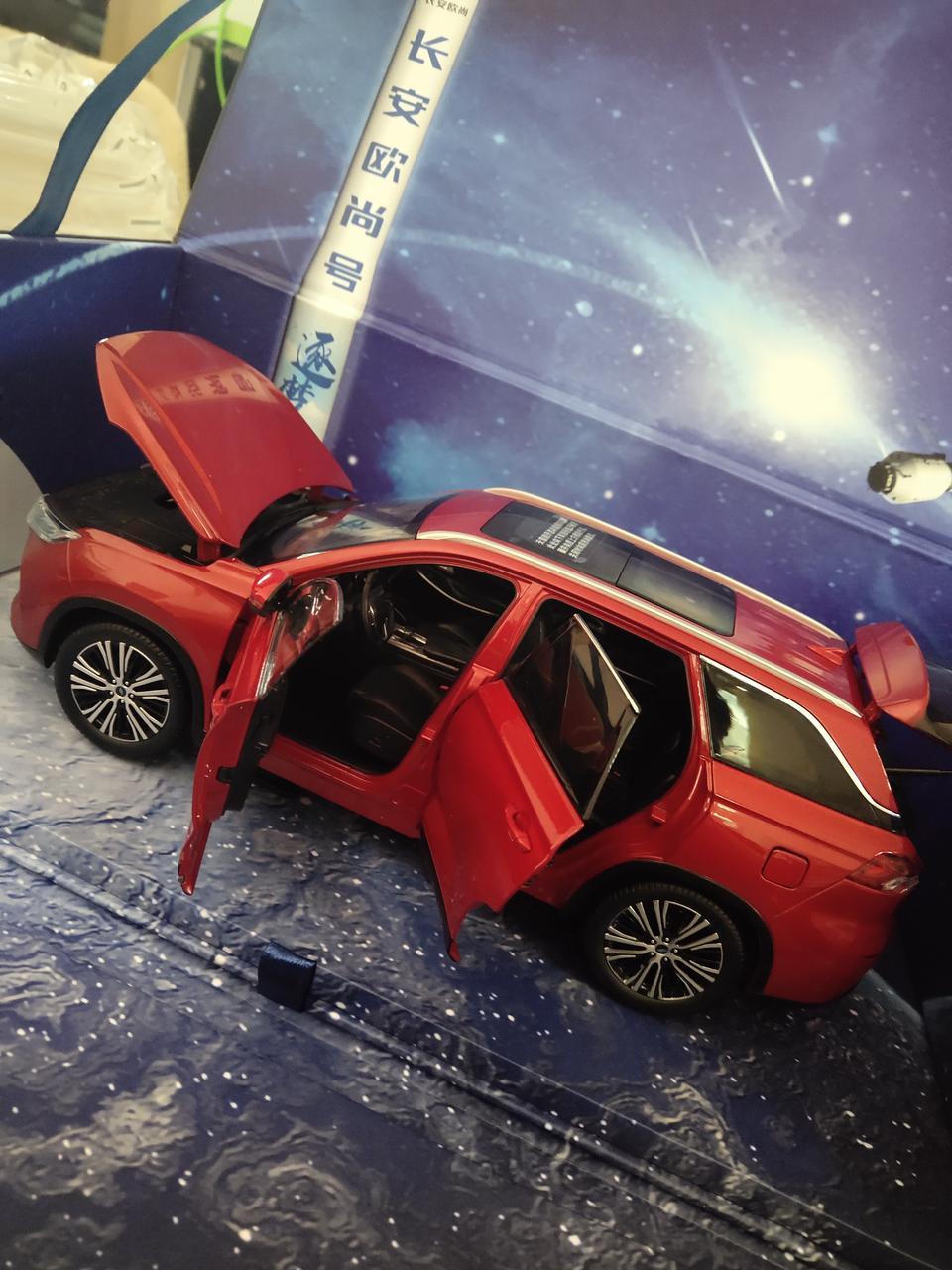 长安欧尚x7-欧尚x7什么颜色好看啊？在灰色和白色间纠结！各位订的兄弟怎么看？