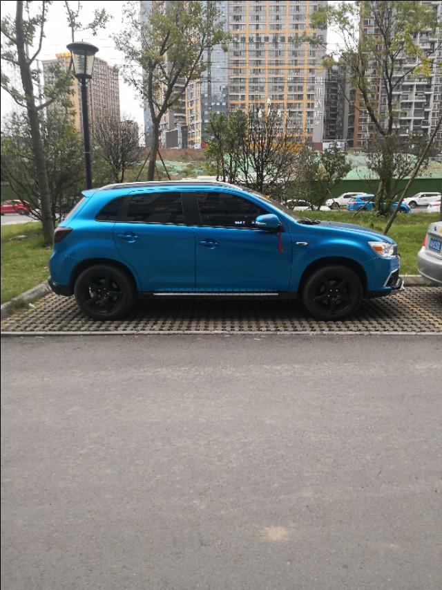 逸动-这是啥车？腰线不错！